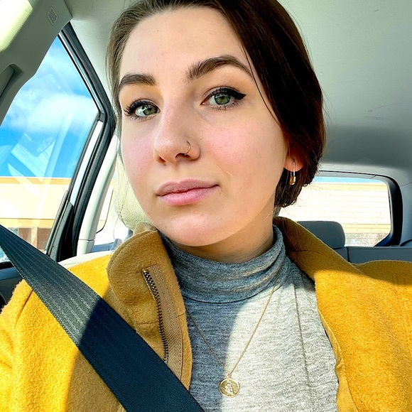 Meet your Posher, Ruby - Picture 1 of 6